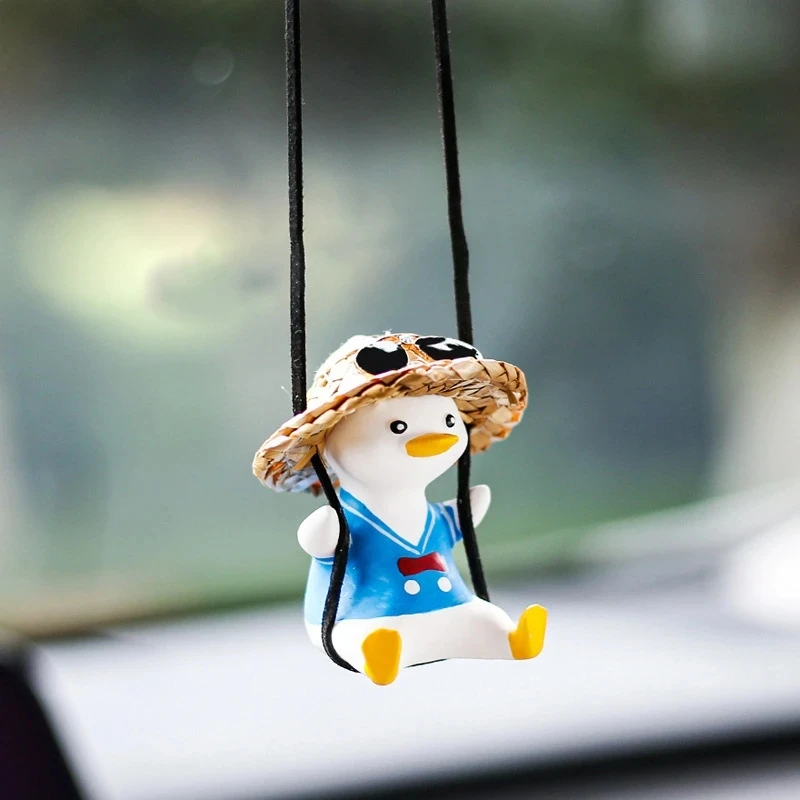 Car Accessories Mirror Hanging - น่ารัก Swing นั่งเป็ดภายในรถจี้กระจกมองหลังอัตโนมัติแขวนเครื่องประดับตกแต่งสําหรับผู้หญิงอุปกรณ์เสริมในรถยนต์