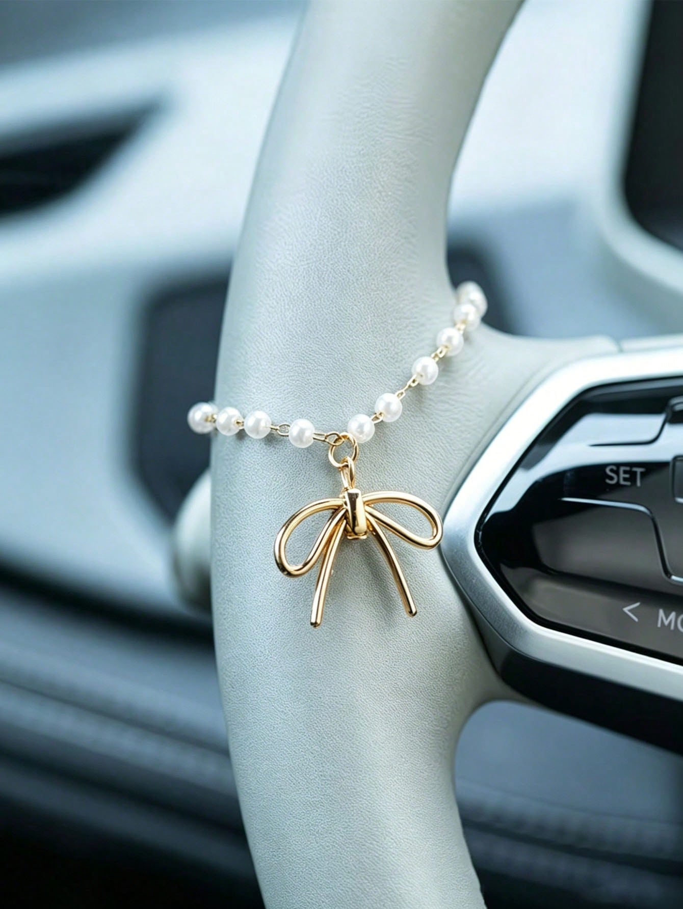 จี้รูปโบว์มุกสำหรับรถยนต์ วัสด - Car Accessories Mirror Hanging บทวิจารณ์และราคา