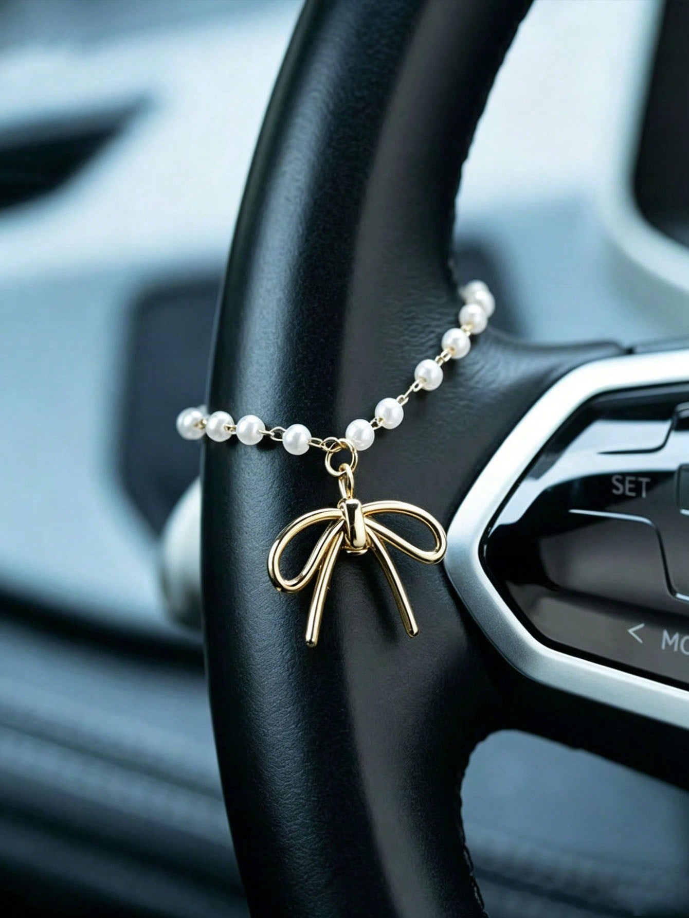 จี้รูปโบว์มุกสำหรับรถยนต์ วัสด - Car Accessories Mirror Hanging บทวิจารณ์และราคา